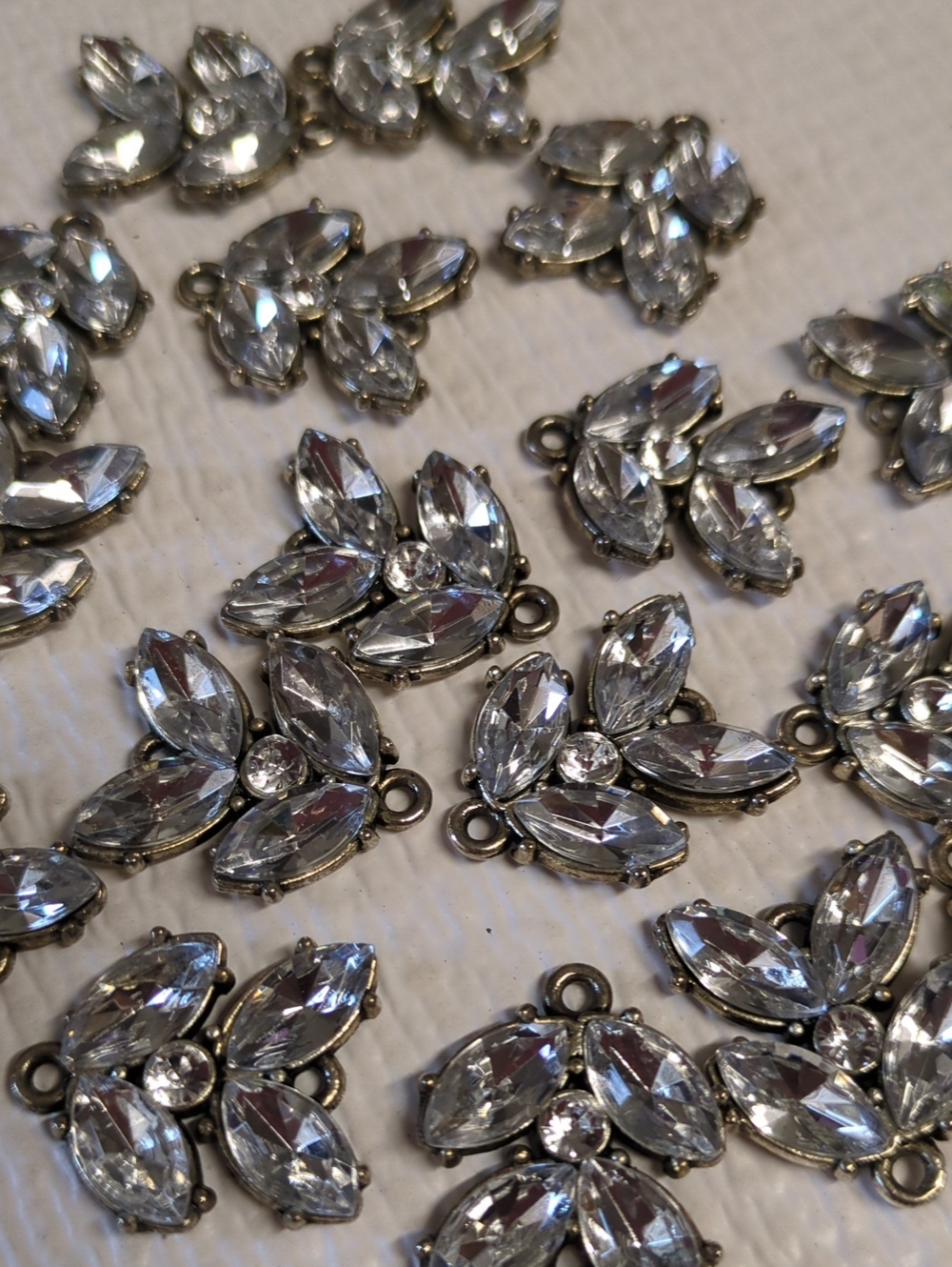 ☀️R64 Crystal Marquise Cluster Connectors - Silver Crystal Accent (Unbranded)